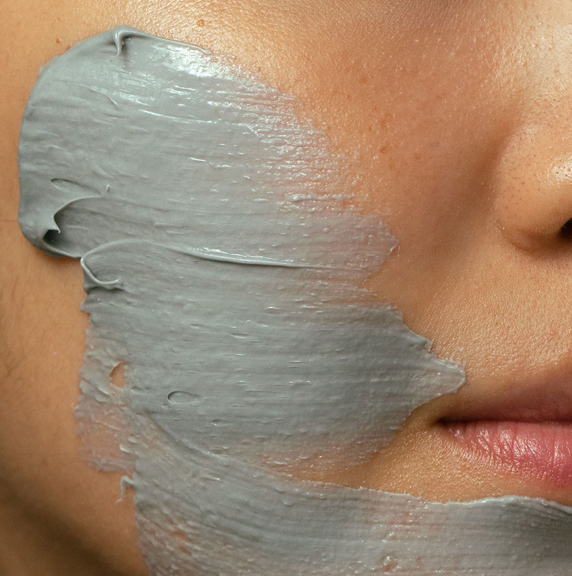 Masque peel à l'argile et aux AHA - Madara - Odessence - Beauté naturelle - Institut - Bordeaux