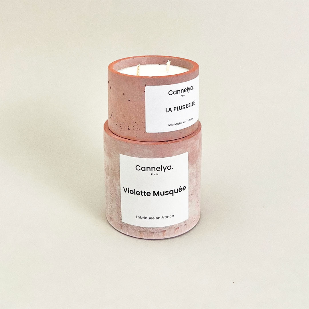 Bougie parfumée Cannelya. Violette musquée